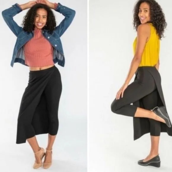 Beta‎ brand black slit skirt with pants underneath. Worn once - Picture 4 of 7